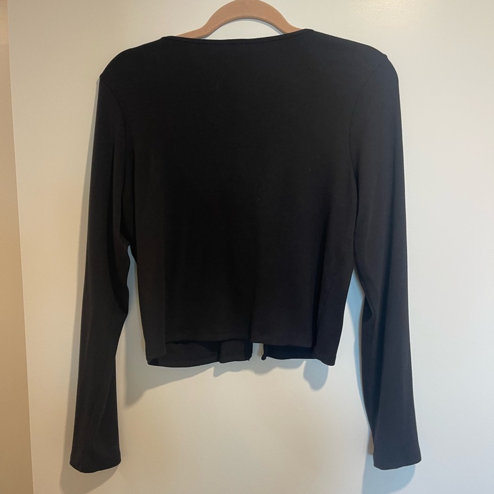 Aritzia black long sleeve - Picture 5 of 7